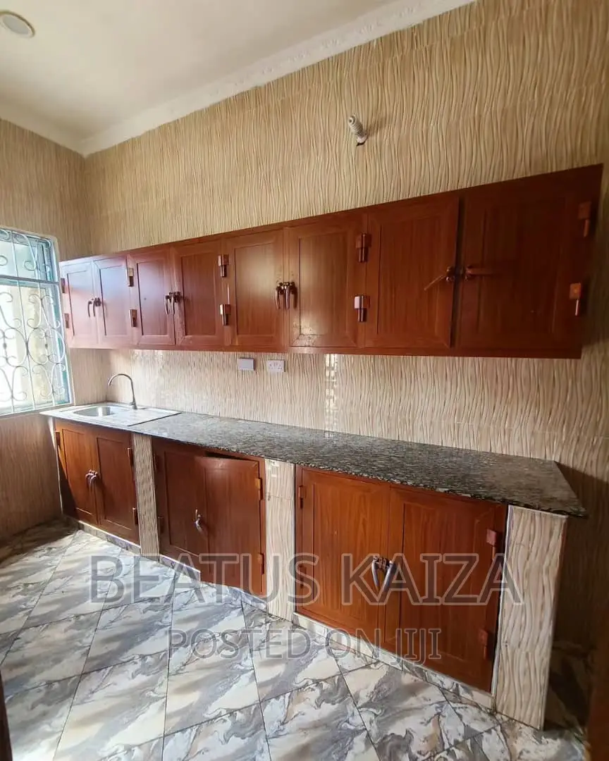 4bdrm Bungalow in Kinyerezi Shule, Tabata for rent