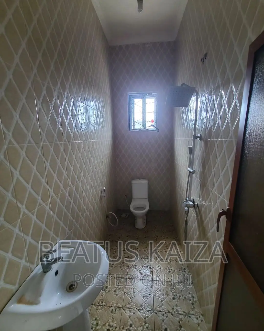 4bdrm Bungalow in Kinyerezi Shule, Tabata for rent