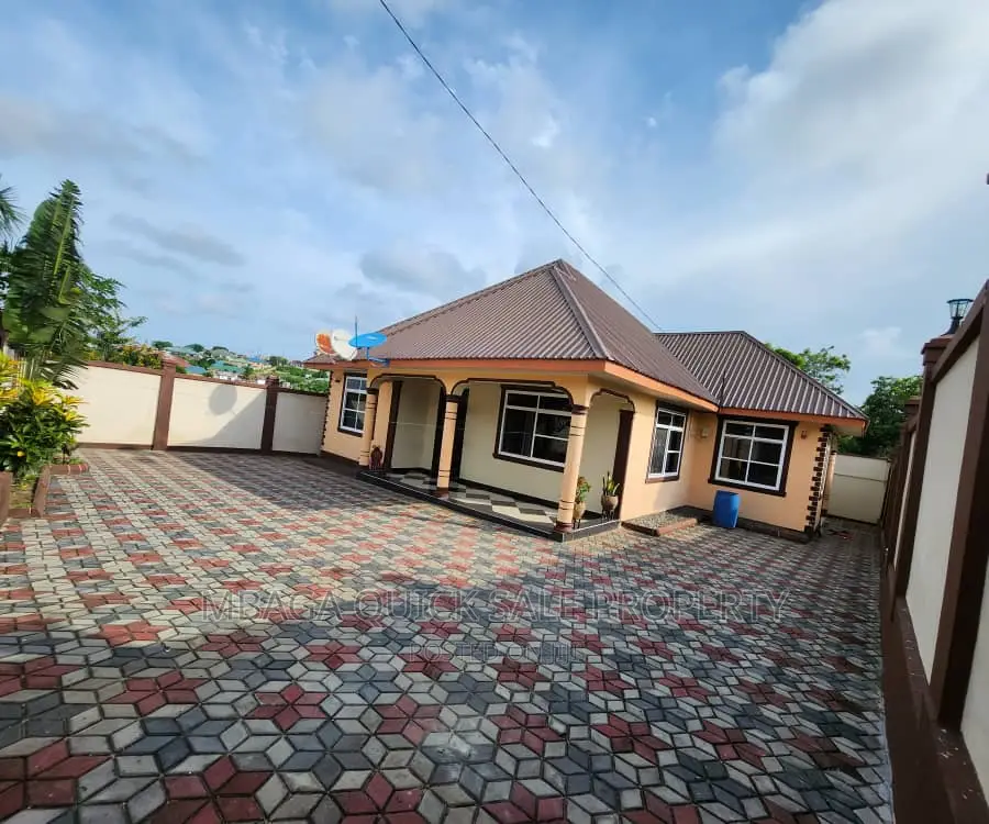 3bdrm House in Goba Kinzudi for sale