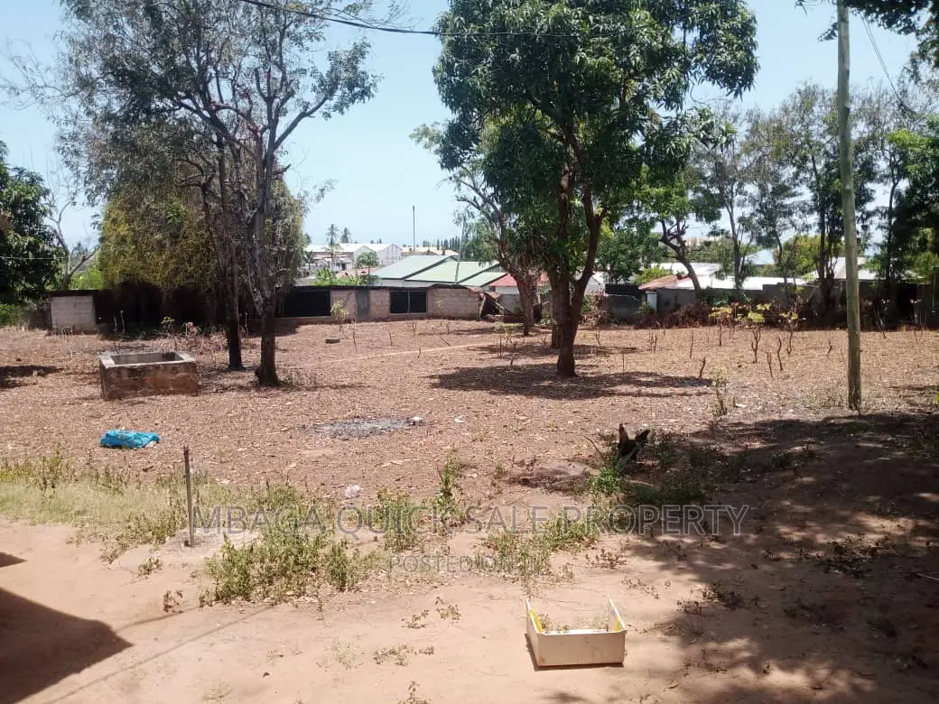 Kiwanja Kinauzwa Mbezi Beach Africana