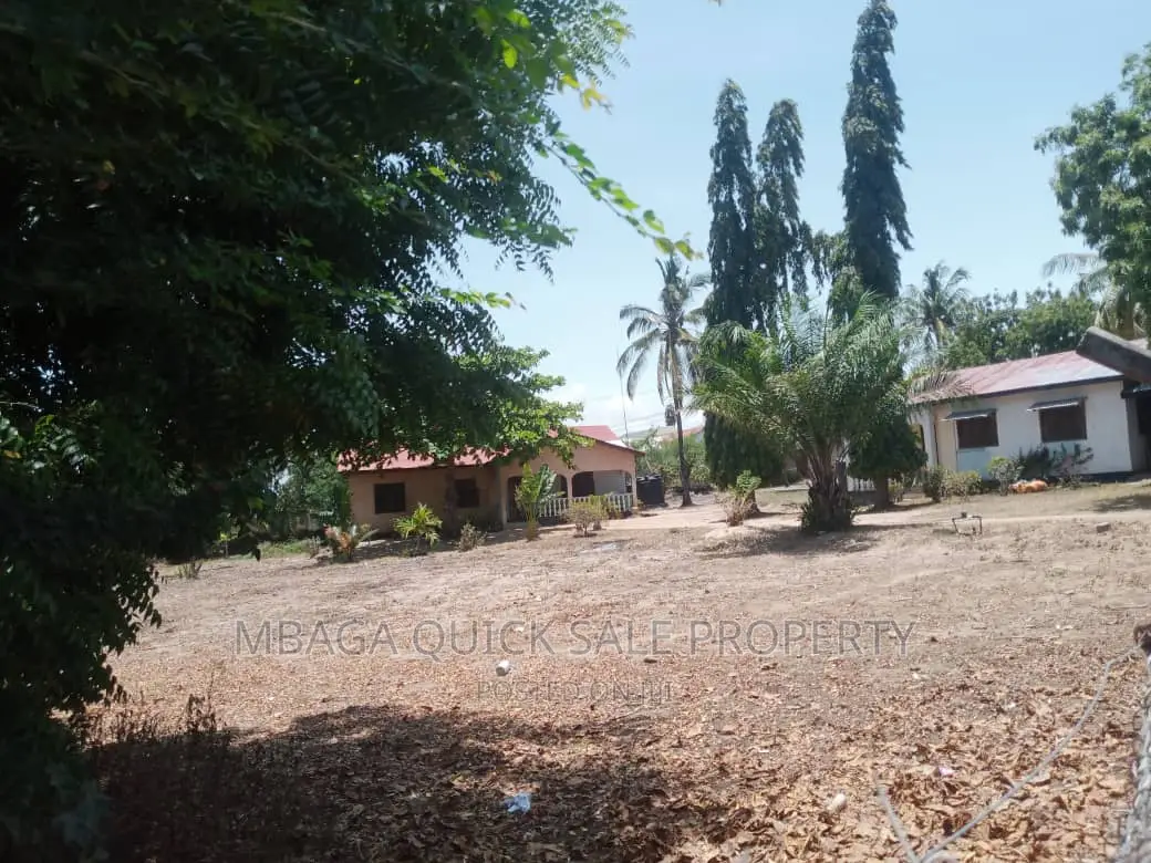 Kiwanja Kinauzwa Mbezi Beach Africana