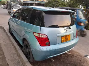 Toyota IST 2006 Blue