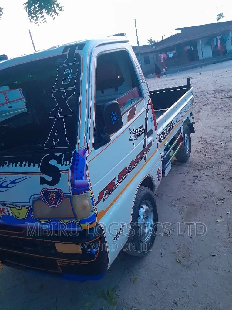 Suzuki Carry DHL Inauzwa