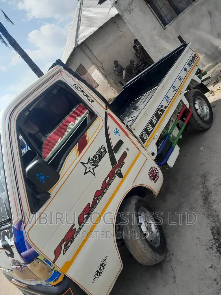 Suzuki Carry DHL Inauzwa