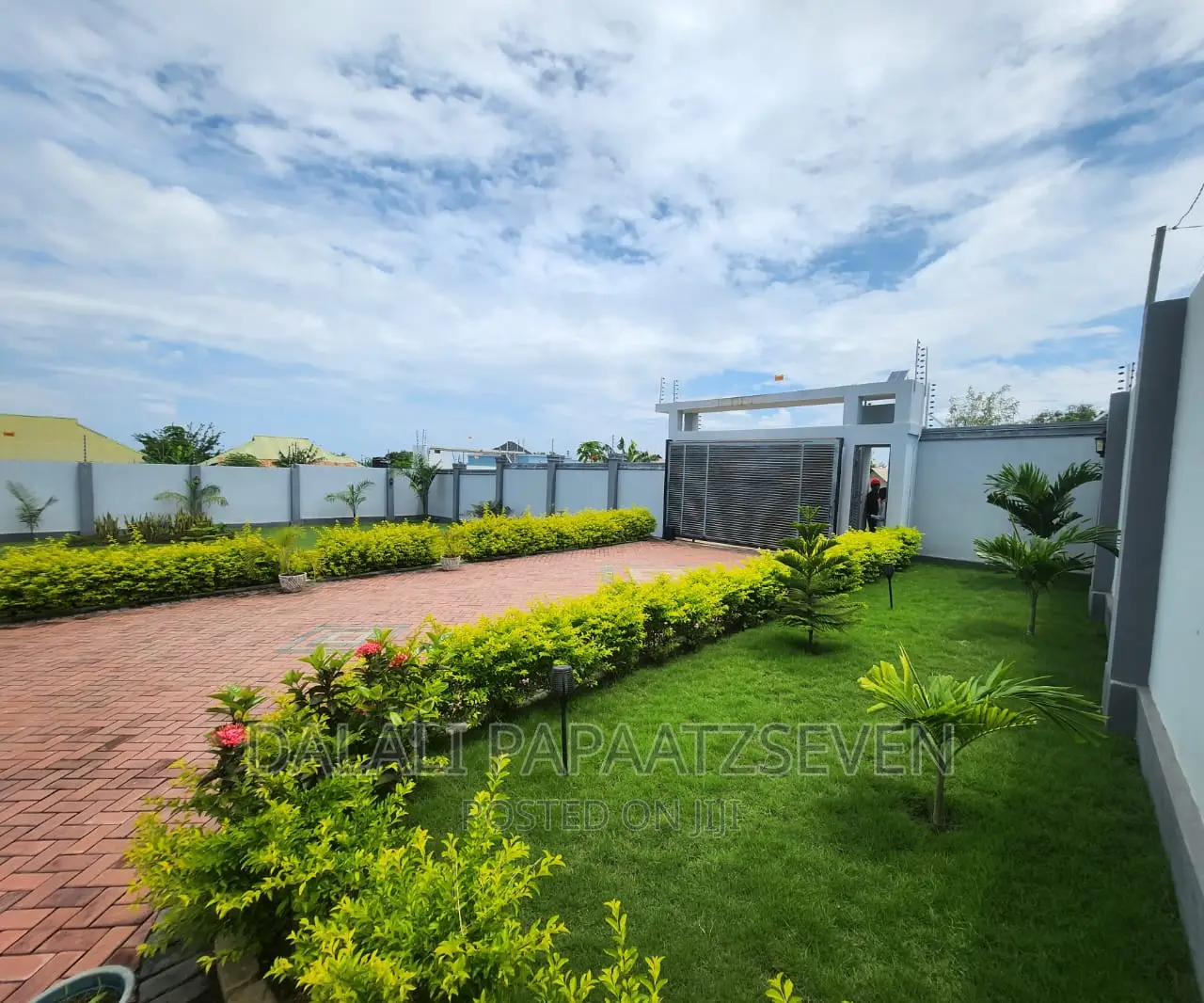 3bdrm House in Dalalipapaatzseven, Kinondoni for rent