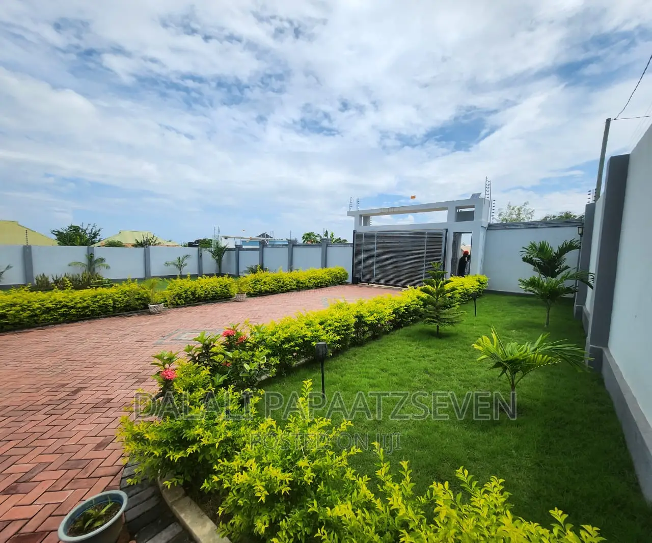 3bdrm House in Dalalipapaatzseven, Kinondoni for rent