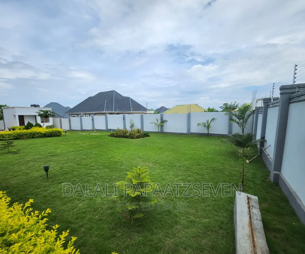 3bdrm House in Dalalipapaatzseven, Kinondoni for rent