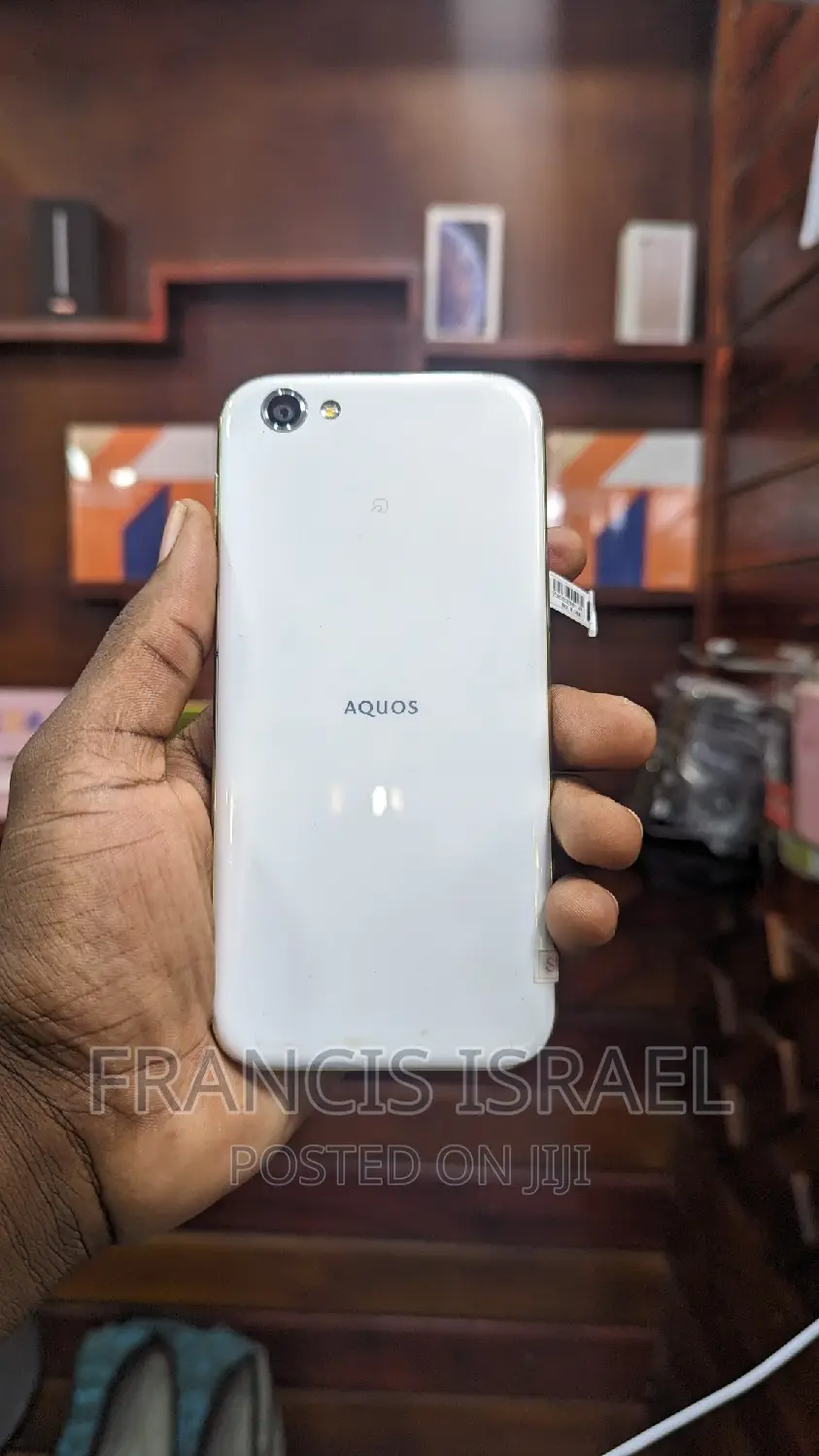Sharp Aquos R2 64 GB White