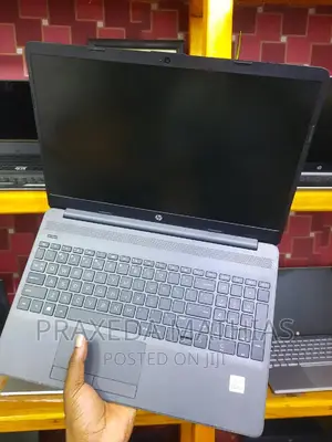 Laptop HP 250 G7 8GB Intel Core I5 HDD+SSD 512GB