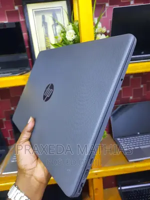 Laptop HP 250 G7 8GB Intel Core I5 HDD+SSD 512GB