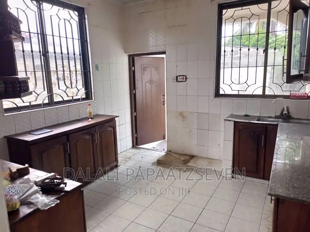 3bdrm House in Dalalipapaatzseven, Kinondoni for rent