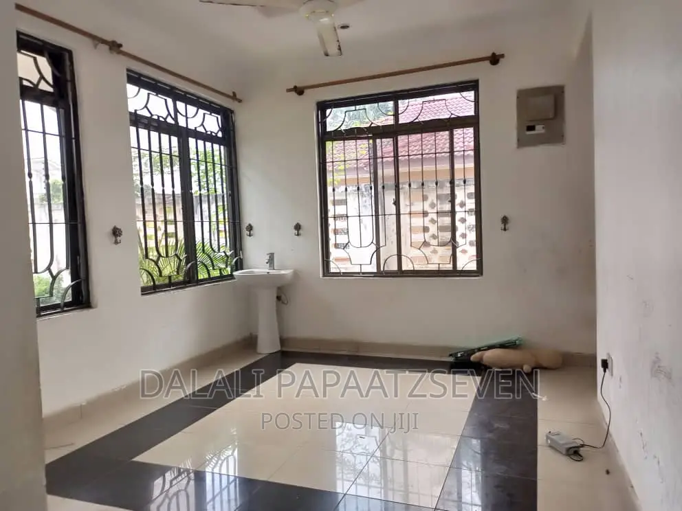3bdrm House in Dalalipapaatzseven, Kinondoni for rent
