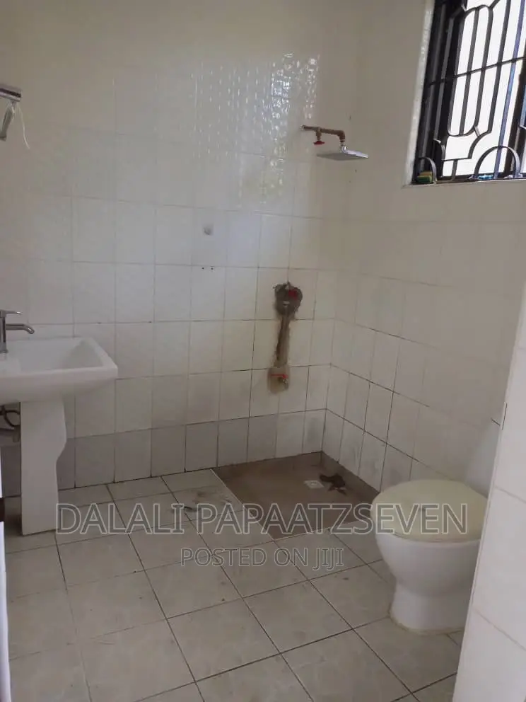 3bdrm House in Dalalipapaatzseven, Kinondoni for rent