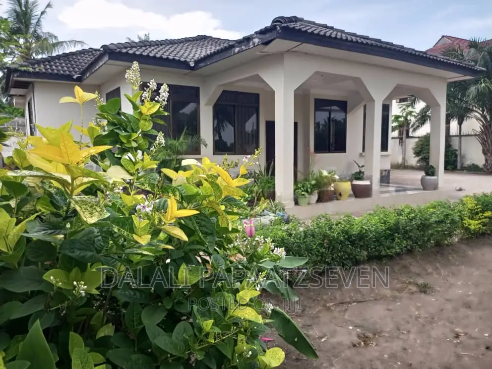 3bdrm House in Dalalipapaatzseven, Kinondoni for rent