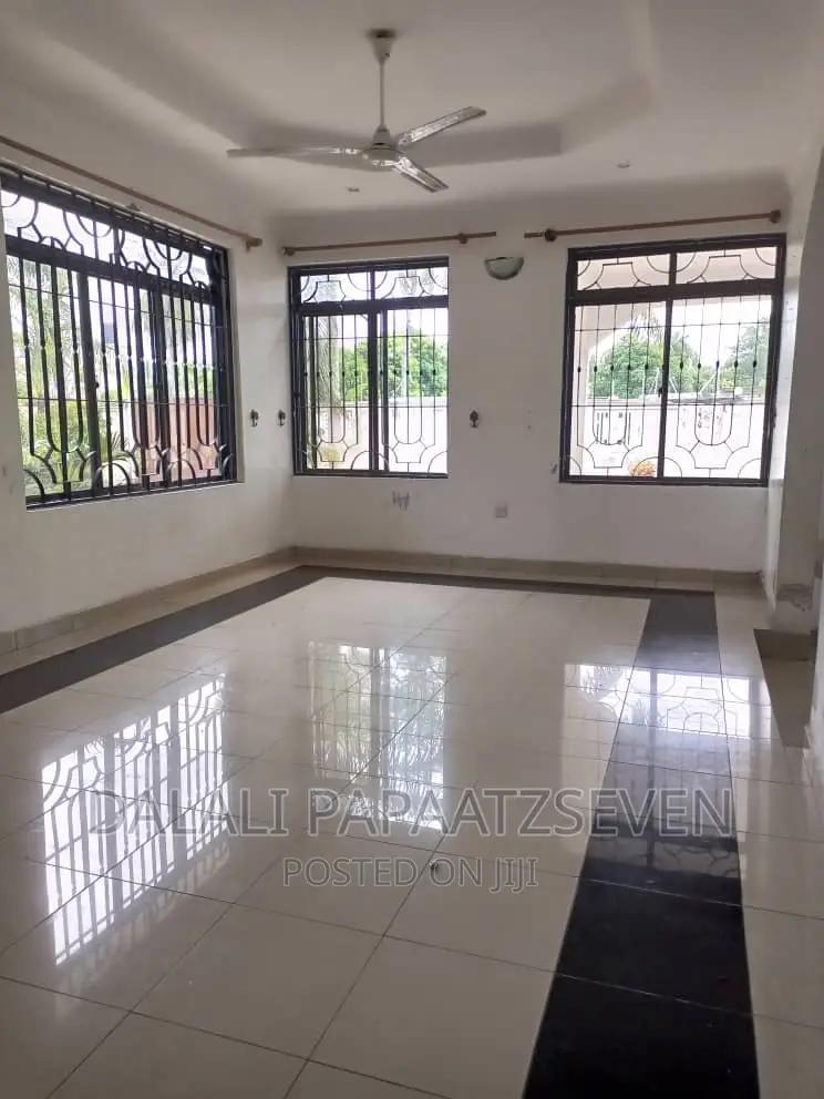 3bdrm House in Dalalipapaatzseven, Kinondoni for rent