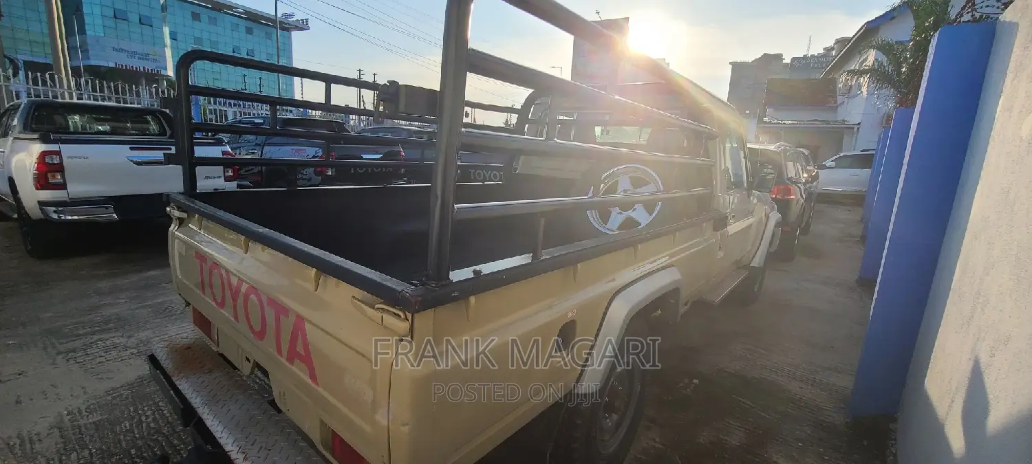 Toyota Land Cruiser 5.7 V8 2015