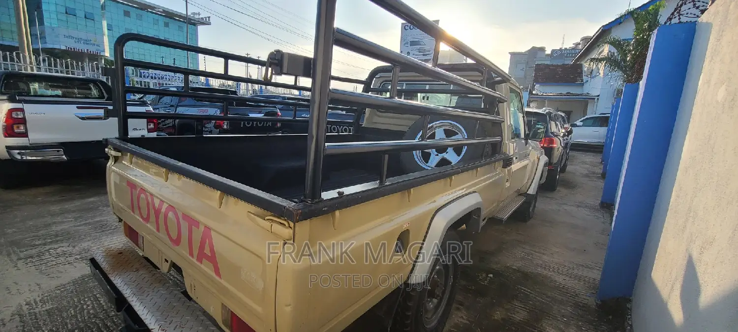 Toyota Land Cruiser 5.7 V8 2015