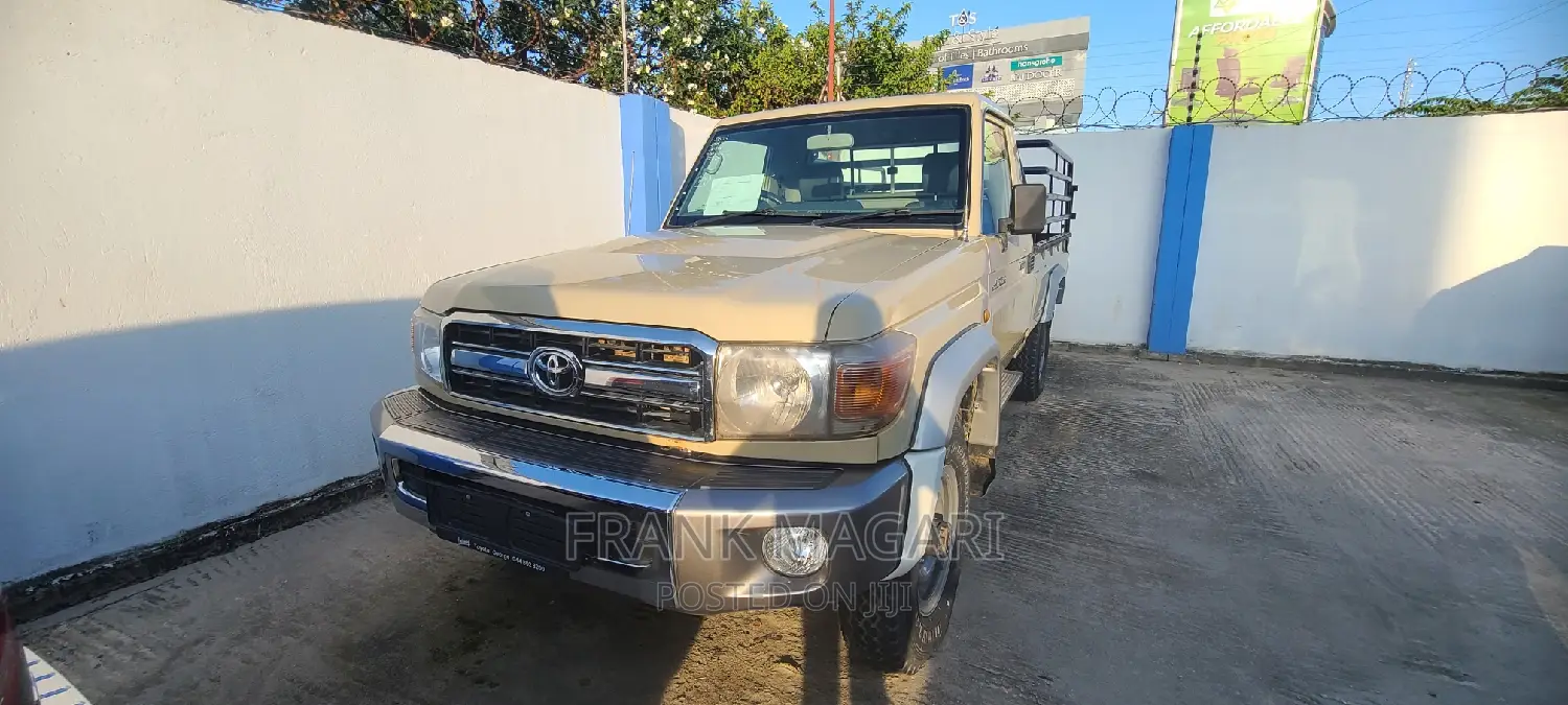 Toyota Land Cruiser 5.7 V8 2015