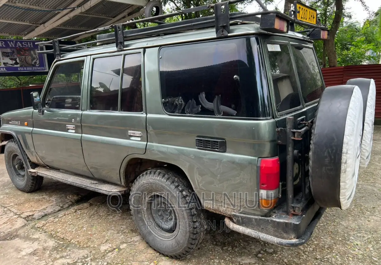 Toyota Land Cruiser Prado 2000 Gray