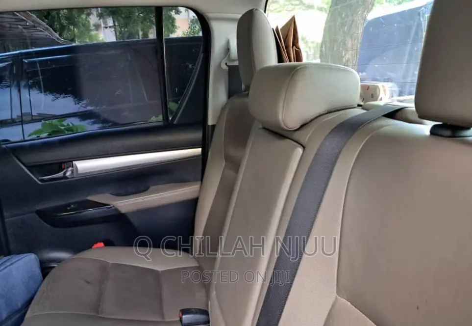 Toyota Hilux 2015 Silver