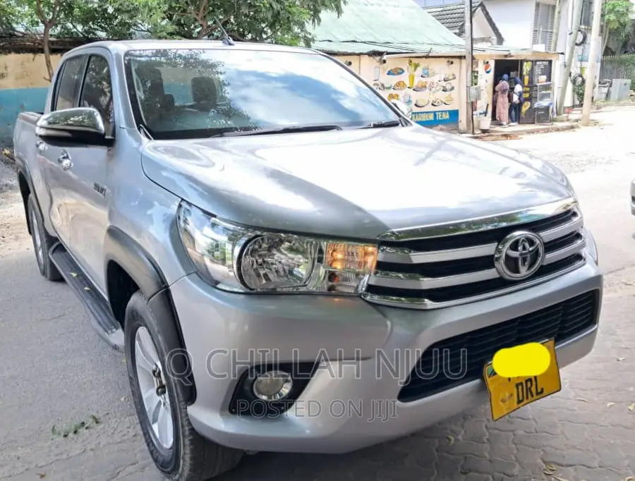 Toyota Hilux 2015 Silver