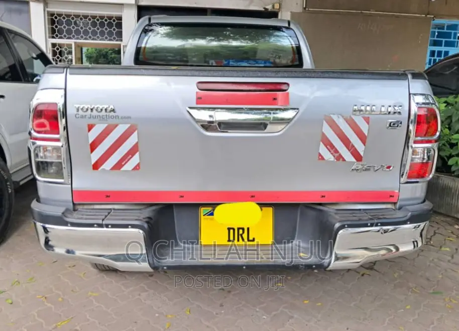 Toyota Hilux 2015 Silver