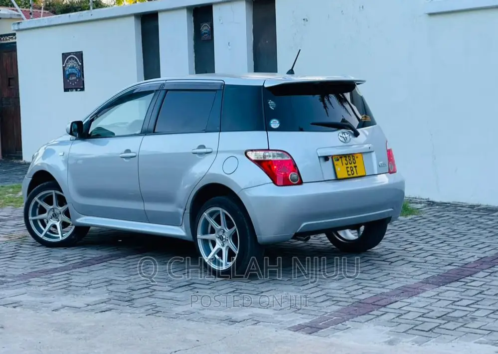 Toyota IST 2007 Silver