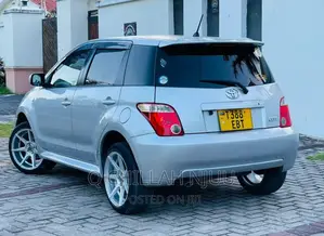 Toyota IST 2007 Silver