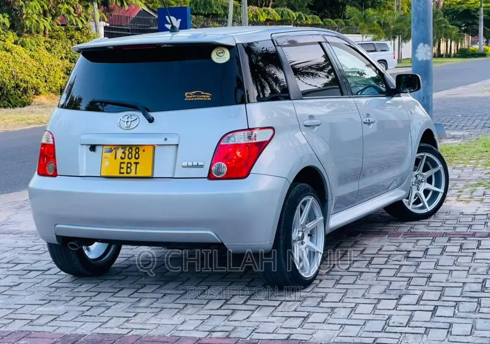 Toyota IST 2007 Silver