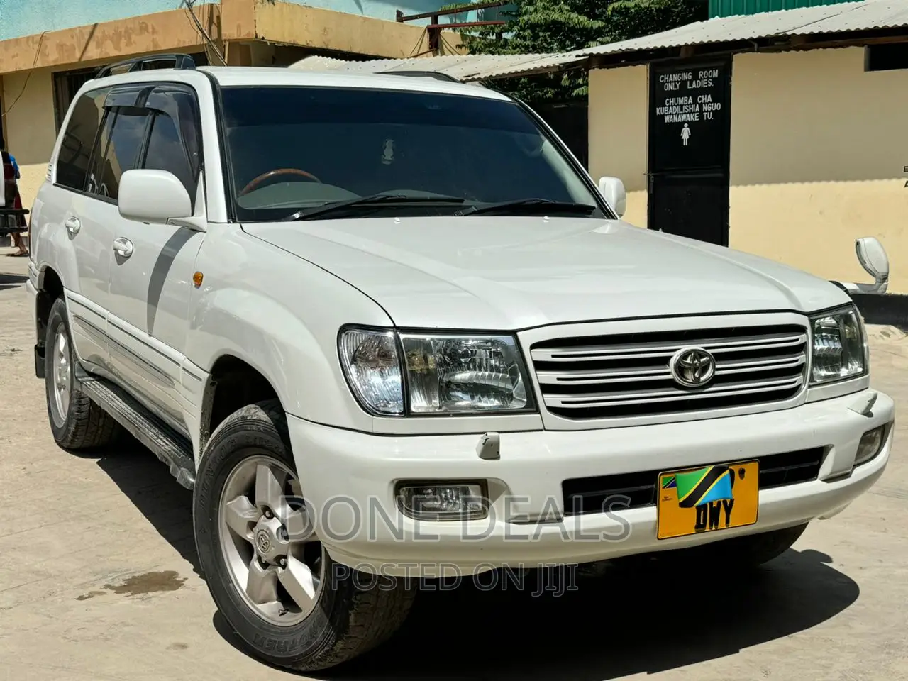 Toyota Land Cruiser 2004 White