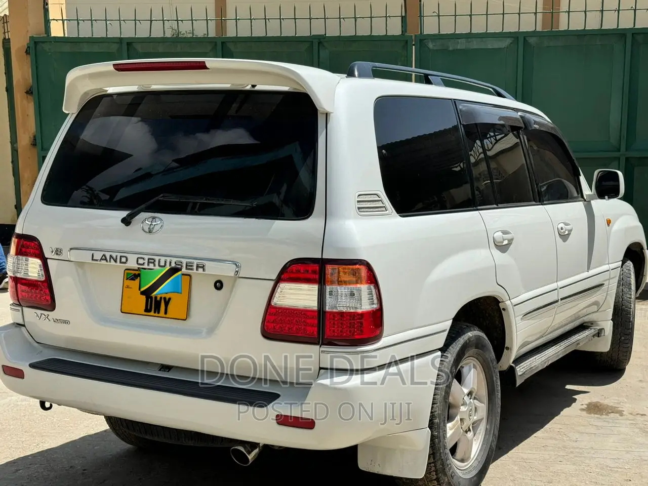 Toyota Land Cruiser 2004 White