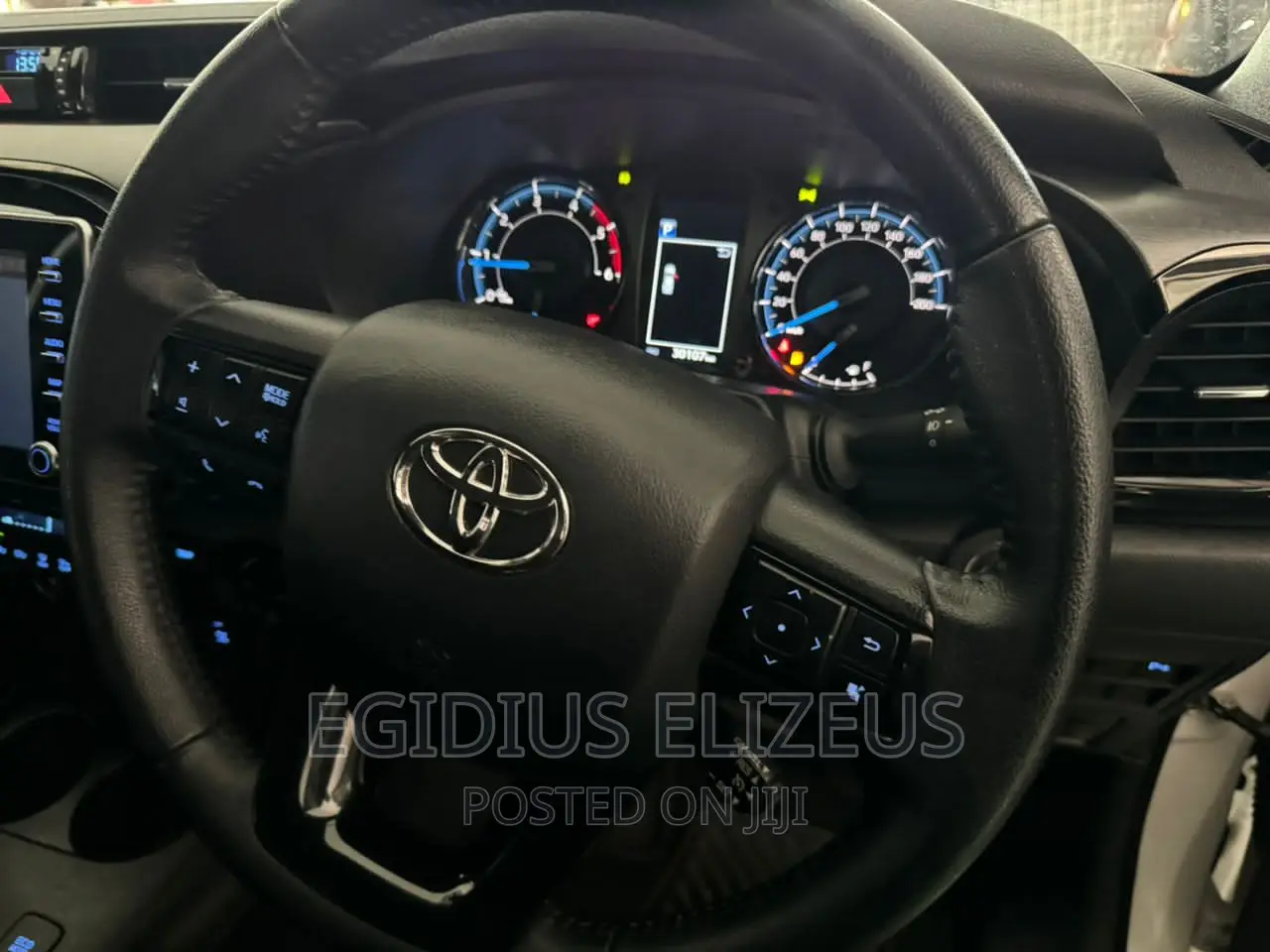 New Toyota Hilux 2022 White