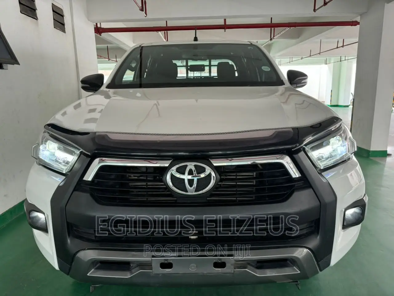 New Toyota Hilux 2022 White