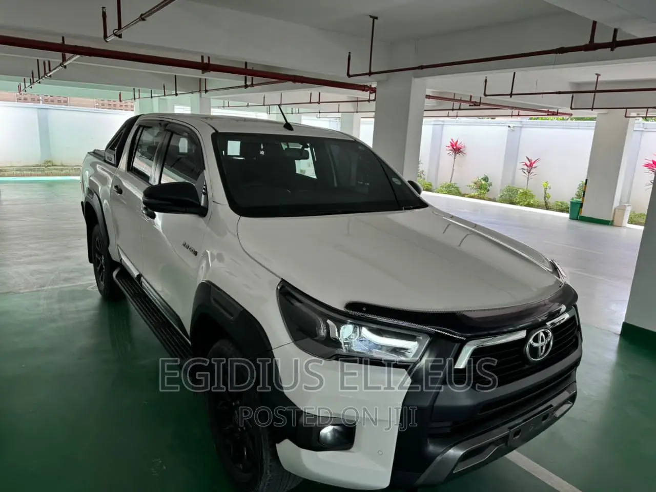 New Toyota Hilux 2022 White