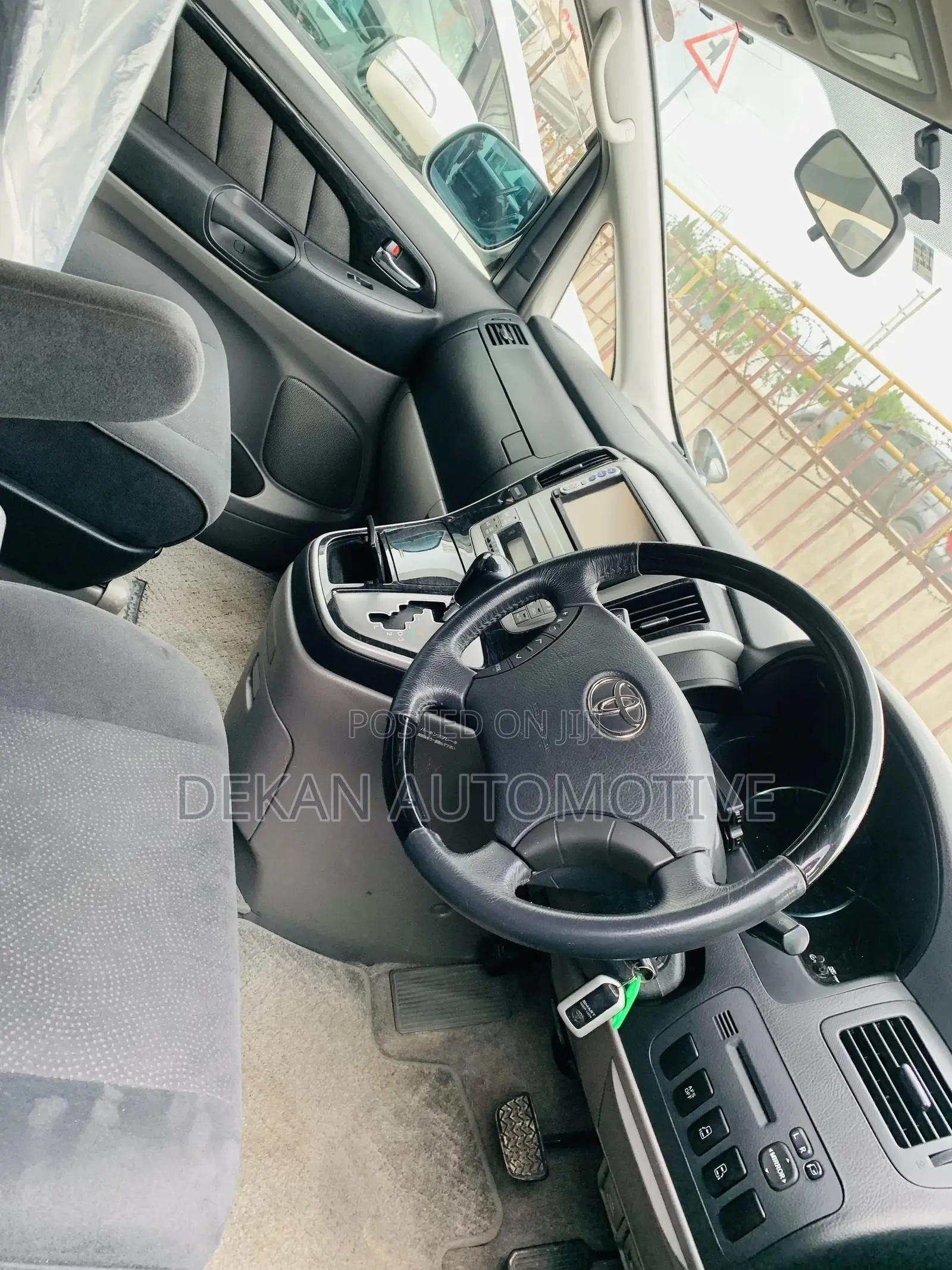 Toyota Alphard 2006 Silver