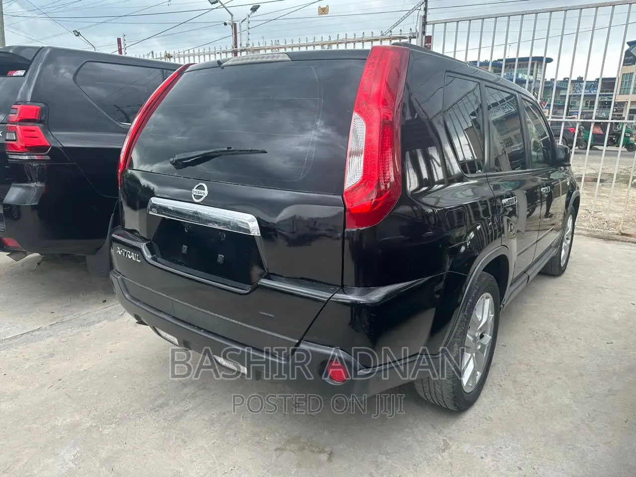 Nissan X-Trail 2.0 Petrol FWD 2013 Black