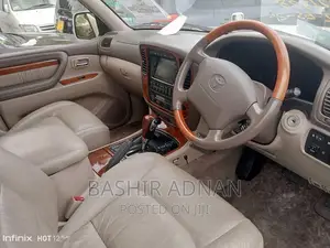 Toyota Land Cruiser 2001 White