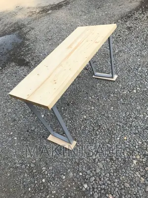 Simple Table Nzuri Sana