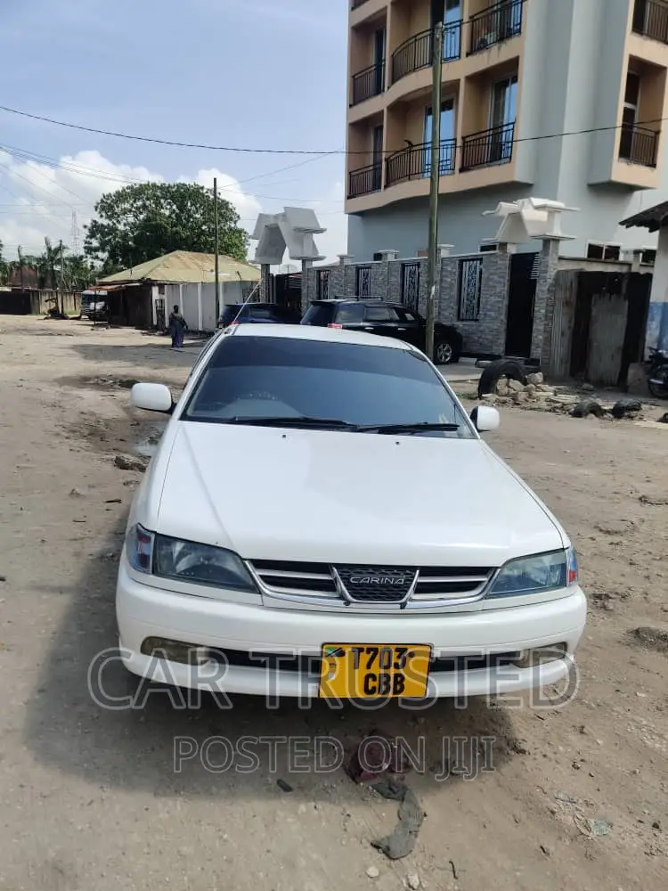 Toyota Carina 1.5 FWD Sedan 1999 White