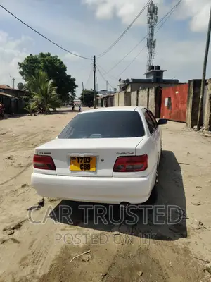 Toyota Carina 1.5 FWD Sedan 1999 White