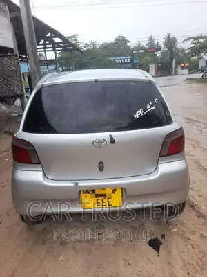 Toyota Vitz 1.0 FWD 3dr 2002 Silver
