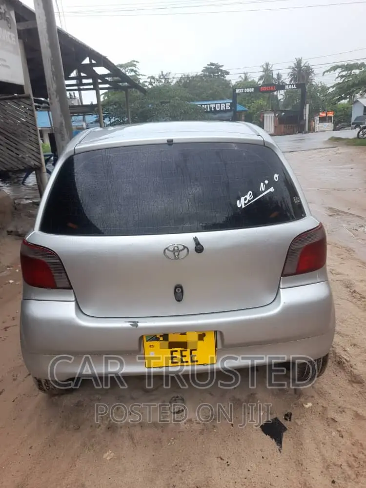Toyota Vitz 1.0 FWD 3dr 2002 Silver