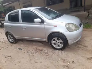 Toyota Vitz 1.0 FWD 3dr 2002 Silver