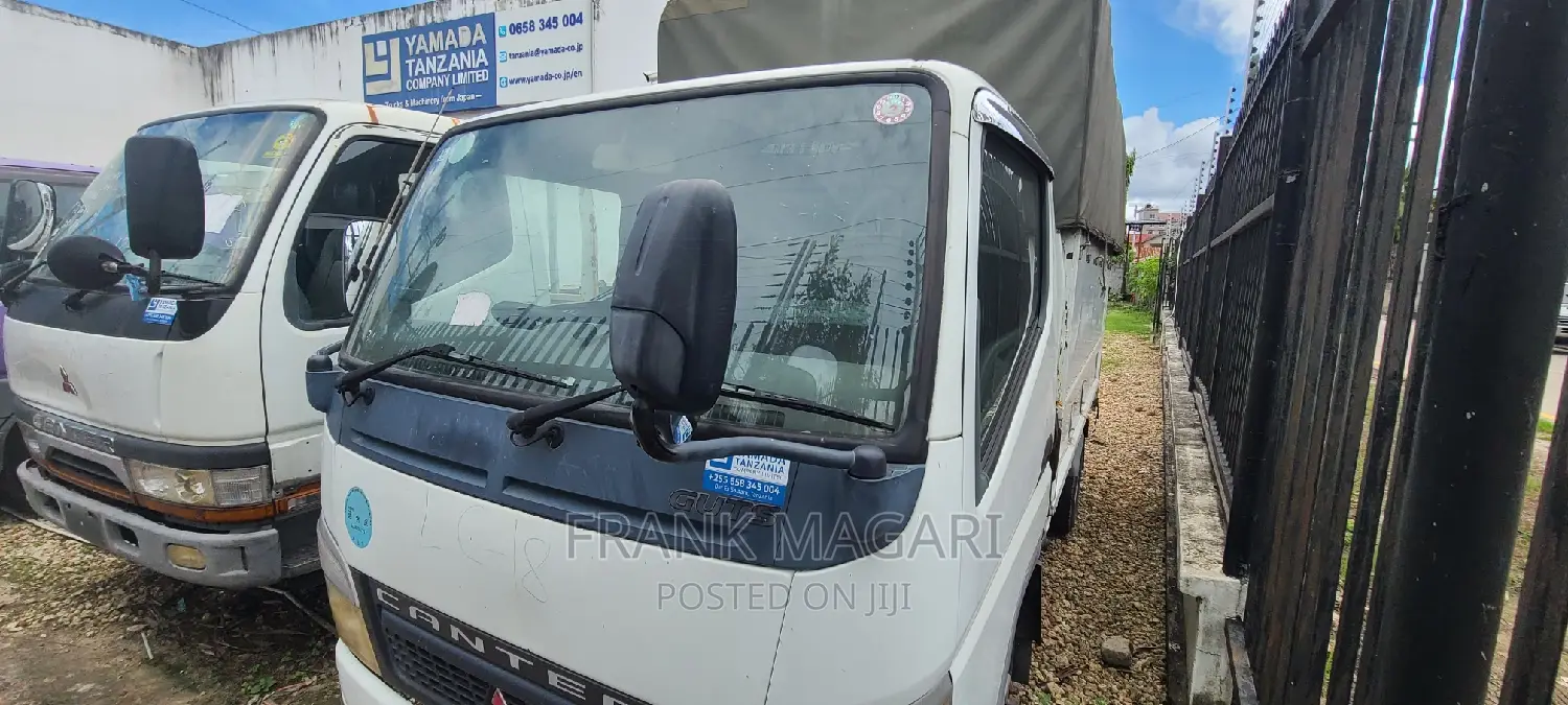 Mitsubishi Canter 2002 White