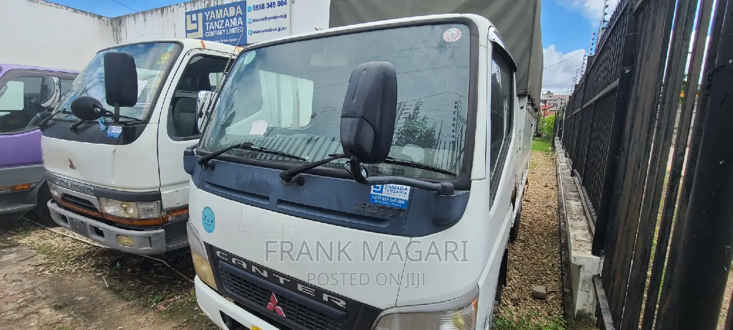 Mitsubishi Canter 2002 White