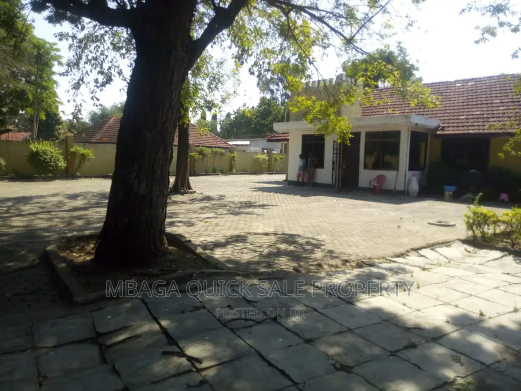3bdrm House in Ada Estate for rent