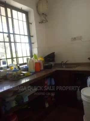 3bdrm House in Ada Estate for rent