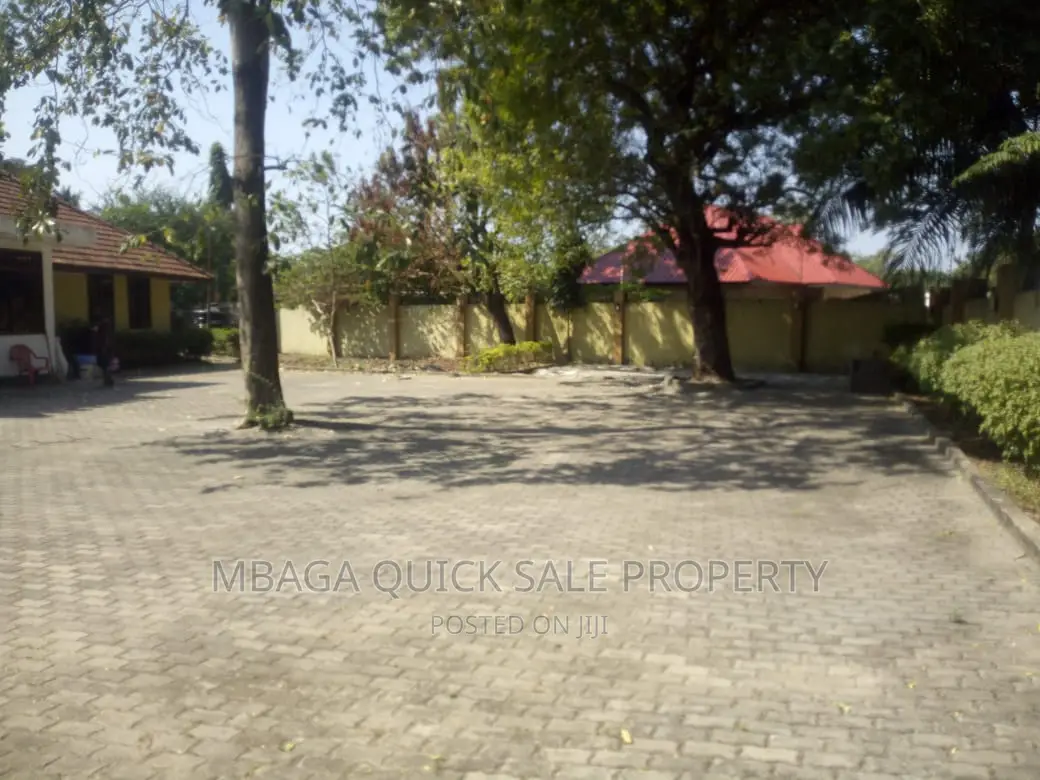 3bdrm House in Ada Estate for rent
