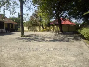 3bdrm House in Ada Estate for rent