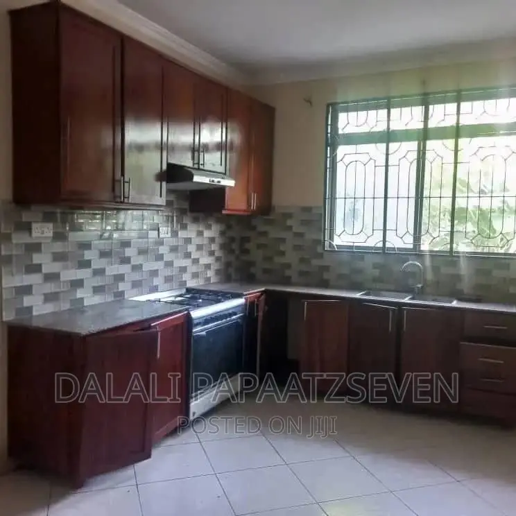 3bdrm House in Dalalipapaatzseven, Bunju for rent